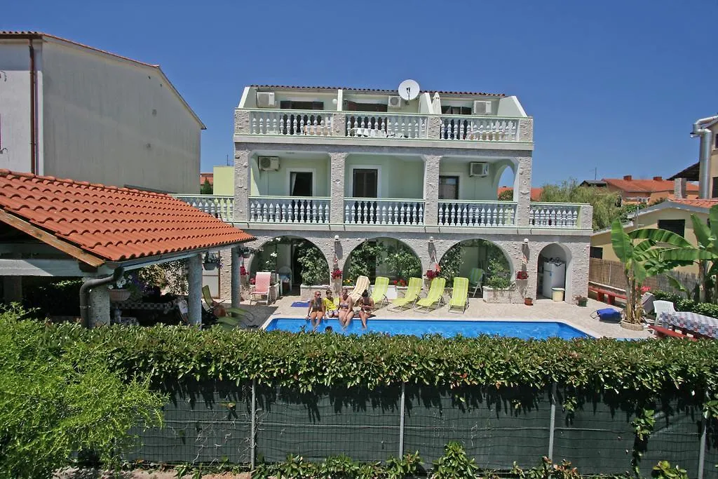 Apartments & Rooms Lo & Mar Medulin Kroatien