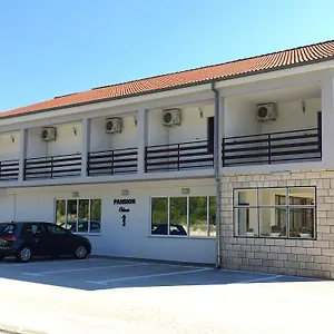 & Pansion Odmor Frühstückspension Rovanjska